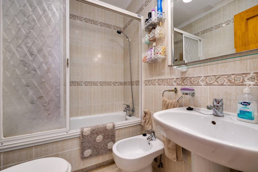 Vente - Bungalow Étage Haut - Aguas nuevas 1 - Torrevieja