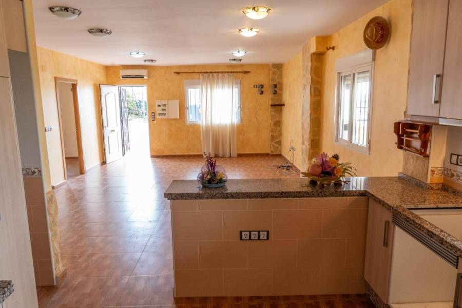 Venta - Casa con terreno - Arneva - Orihuela