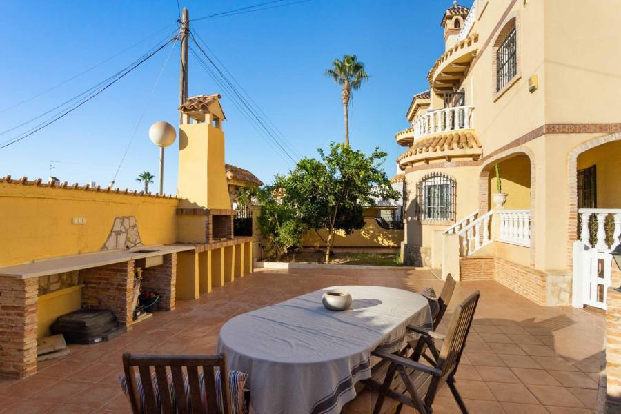 Sale - Villa - La Florida - Orihuela Costa