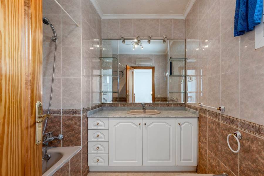 Venta - Villa - Los Balcones - Los Altos del Edén - Torrevieja