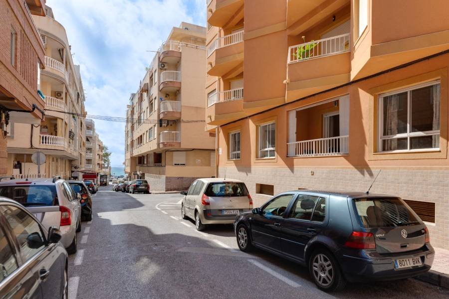 Sale - Apartment - Playa de los locos - Torrevieja