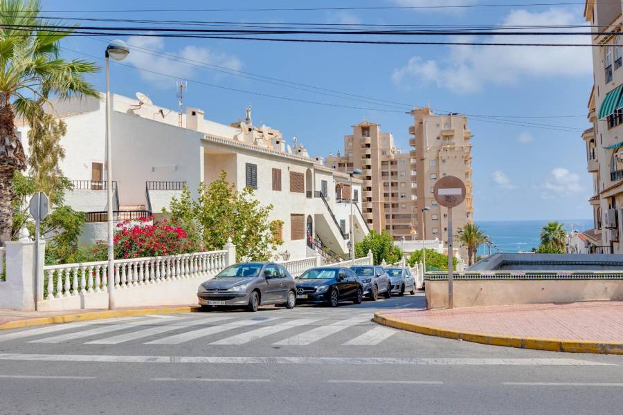 Venta - Apartamento - La Mata - Torrevieja