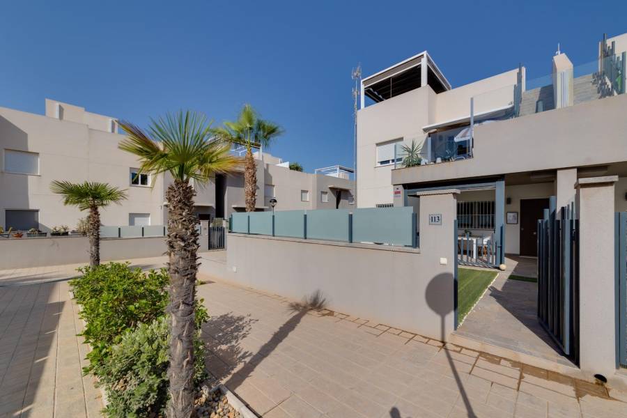 Sale - Bungalow - Sector 25 - Torrevieja