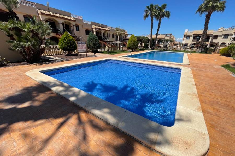 Bungalow - Sale - Aguas nuevas 1 - Torrevieja