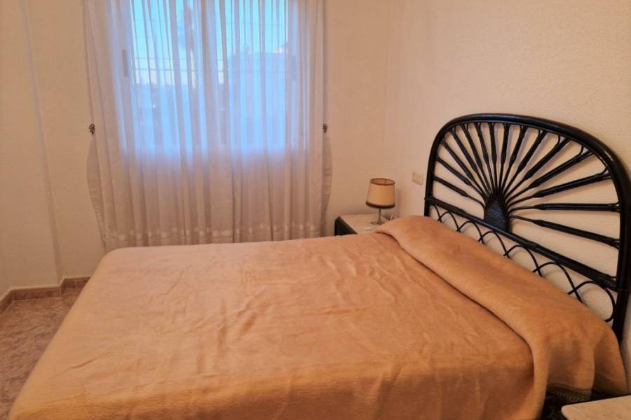 Sale - Bungalow Top Floor - Aguas nuevas 1 - Torrevieja
