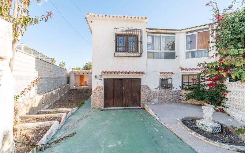 Chalet - Vente - Punta Prima - Orihuela Costa