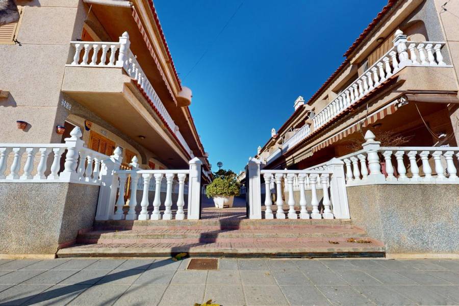 Sale - Terraced house - La Torre de la Horadada - Pilar de la Horadada