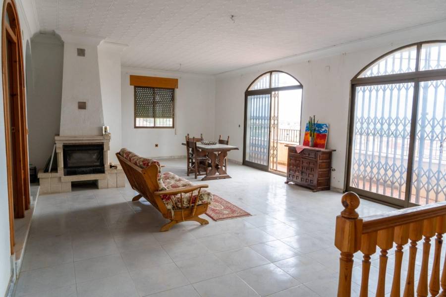 Venta - Casa con terreno - Arneva - Orihuela