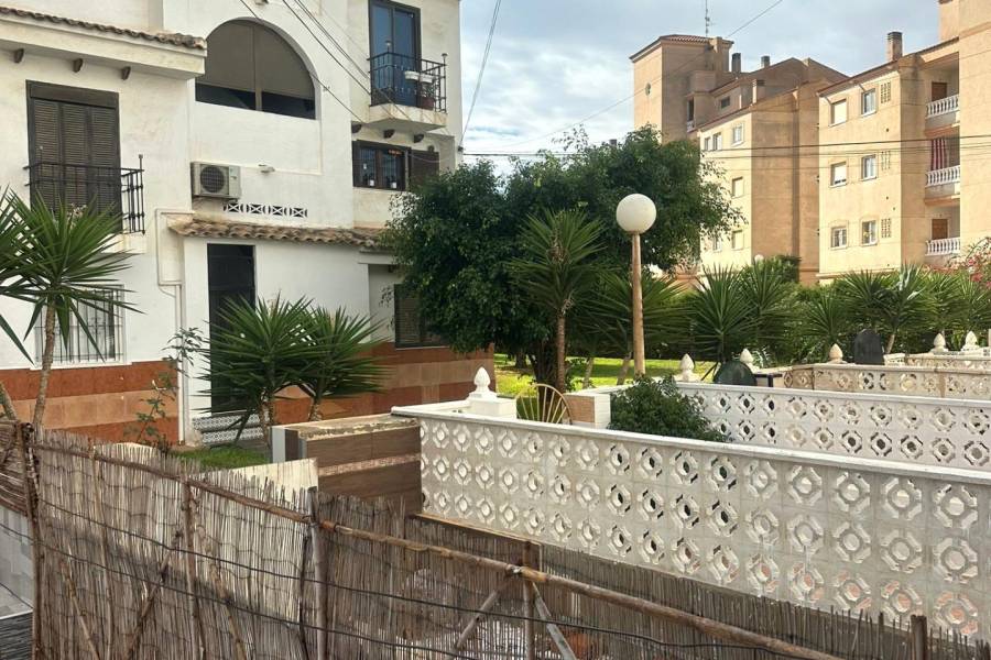 Sale - Bungalow Ground Floor - Calas blanca - Torrevieja