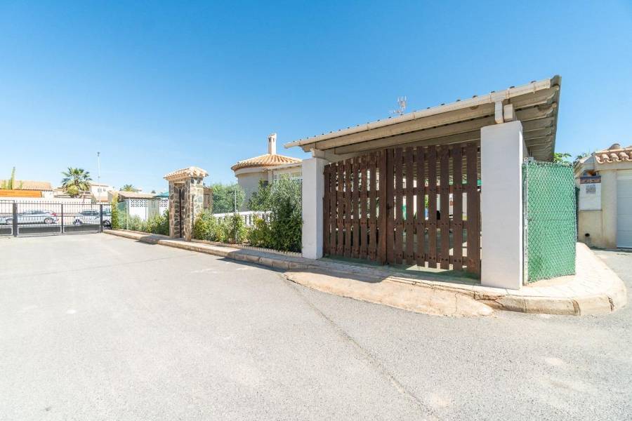 Venta - Chalet - Playa Flamenca - Orihuela Costa