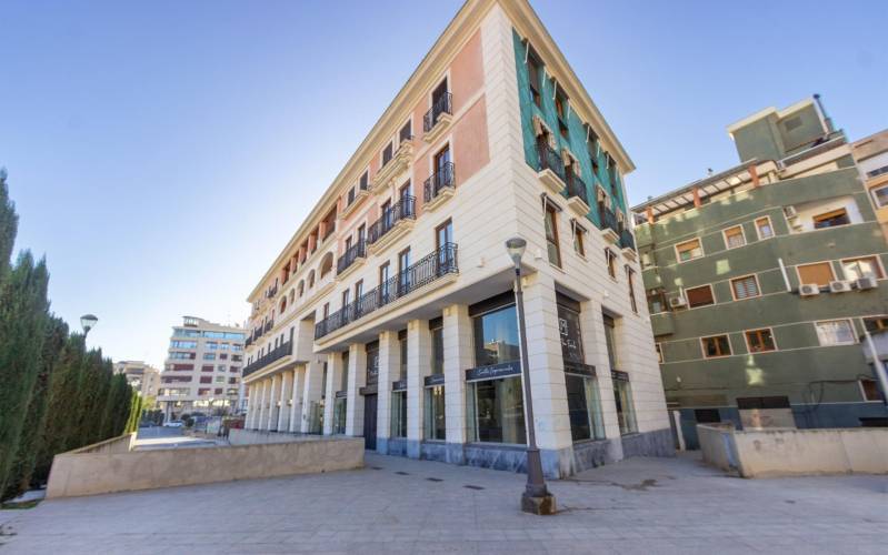 Local comercial - De location - Zona Centro - Orihuela