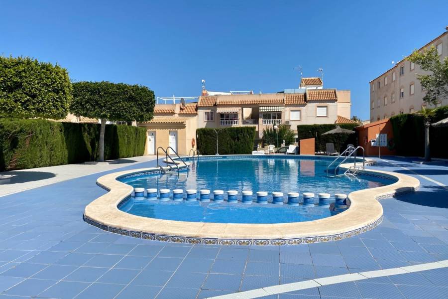 Venta - Bungalow - Los balcones - Torrevieja