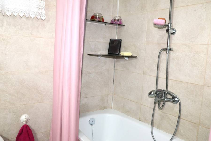 Sale - Ground floor apartment - Playa del cura - Torrevieja