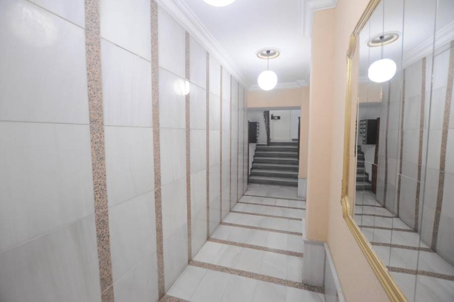 Sale - Flat - Centro - Torrevieja