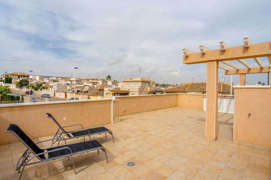 Sale - Semi-detached house - Los altos - Torrevieja