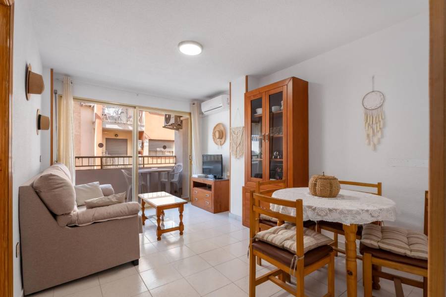 Sale - Apartment - Playa de los locos - Torrevieja