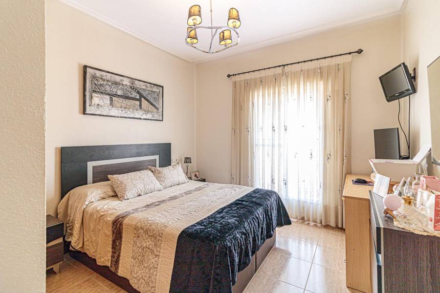 Venta - Apartamento - Centro urbano 2 - Almoradi