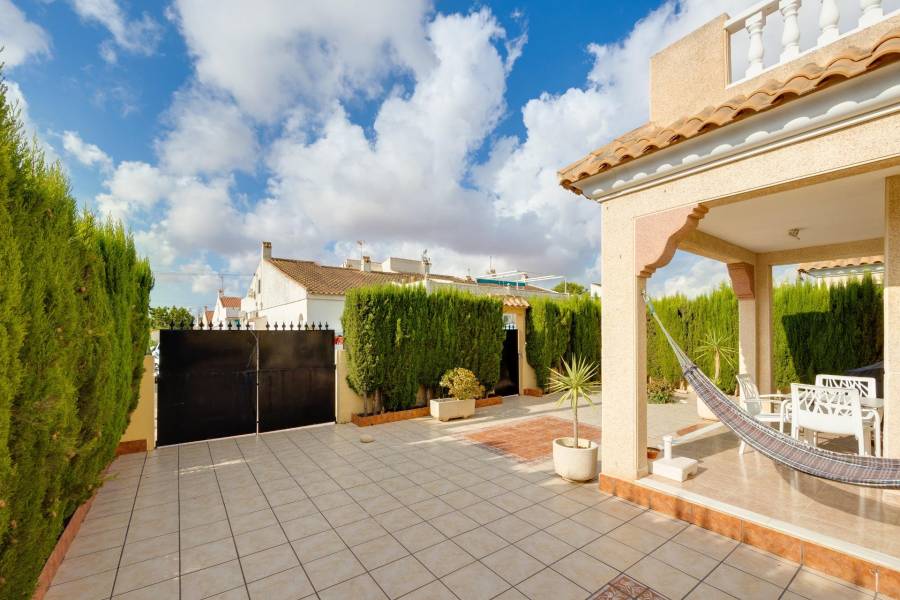 Sale - Single family house - San luis - Torrevieja