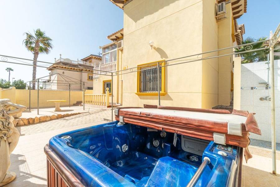 Sale - Villa - La Zenia - Orihuela Costa