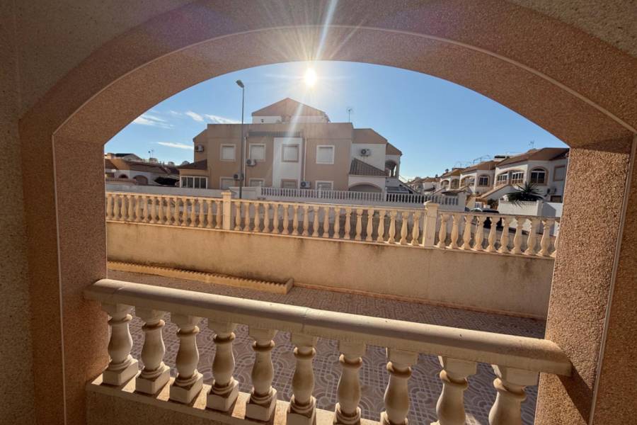 Sale - Terraced house - La Siesta - El Salado - Torreta - Torrevieja