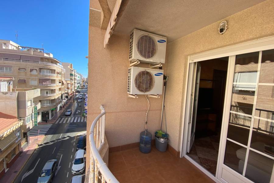 Sale - Apartment - Centro - Torrevieja