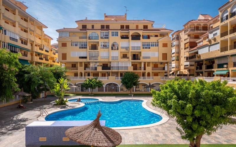 Apartamento - Sale - La Mata - Torrevieja