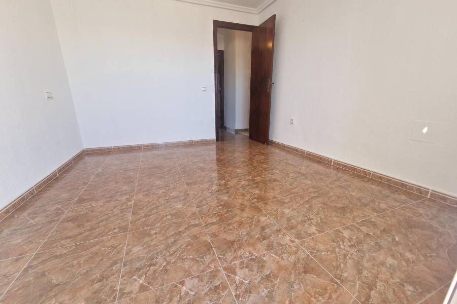 Sale - Terraced house - Estacion de autobuses - Torrevieja