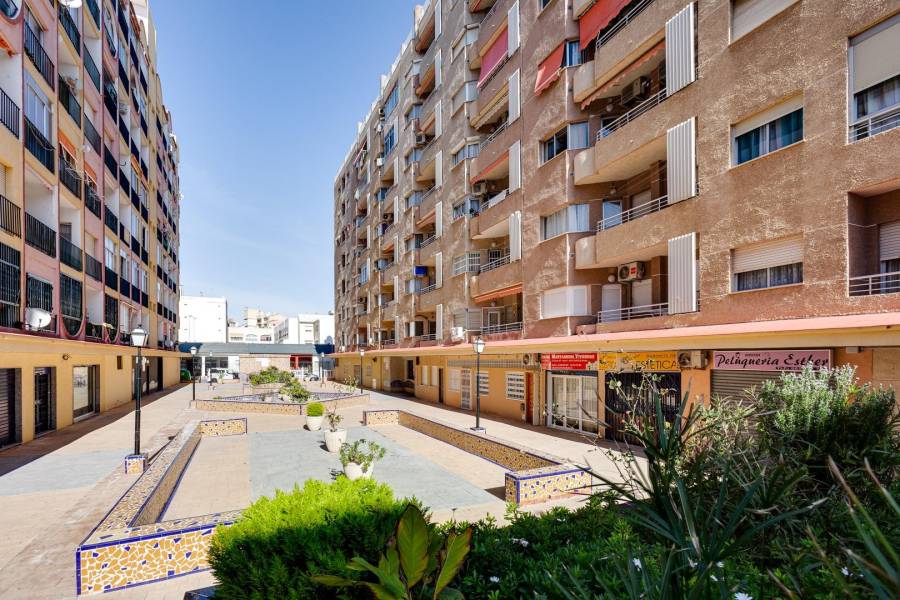 Sale - Apartment - Playa de los locos - Torrevieja