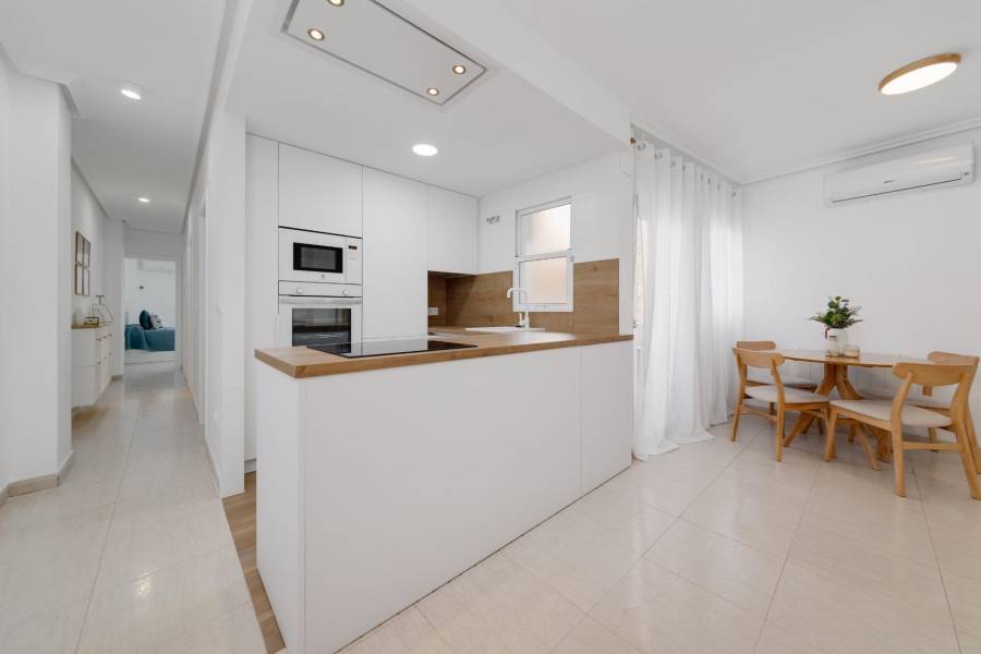 Sale - Apartment - Centro - Torrevieja