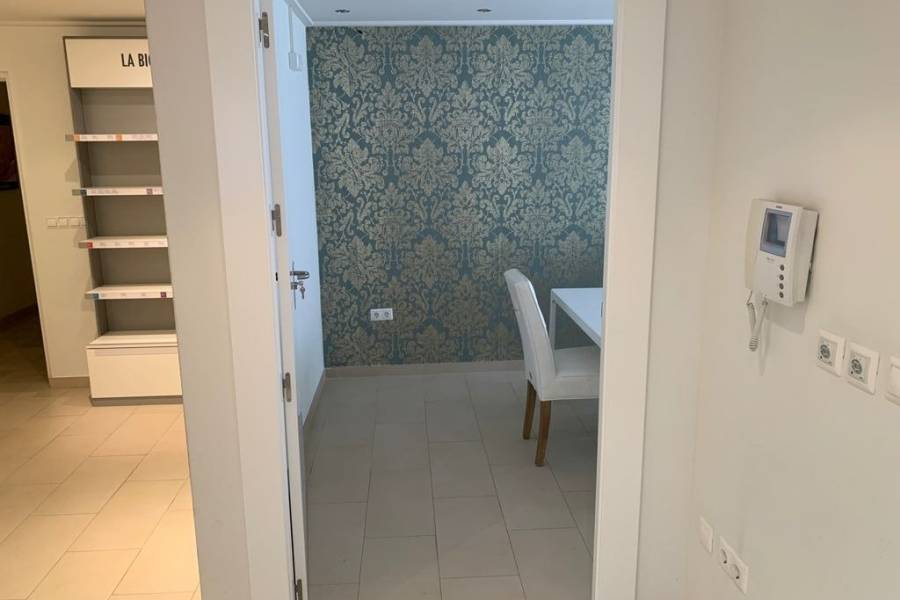 Sale - Business Premise - Centro - Torrevieja