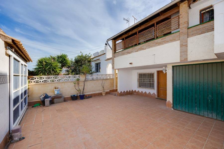 Venta - Chalet - Los balcones - Torrevieja