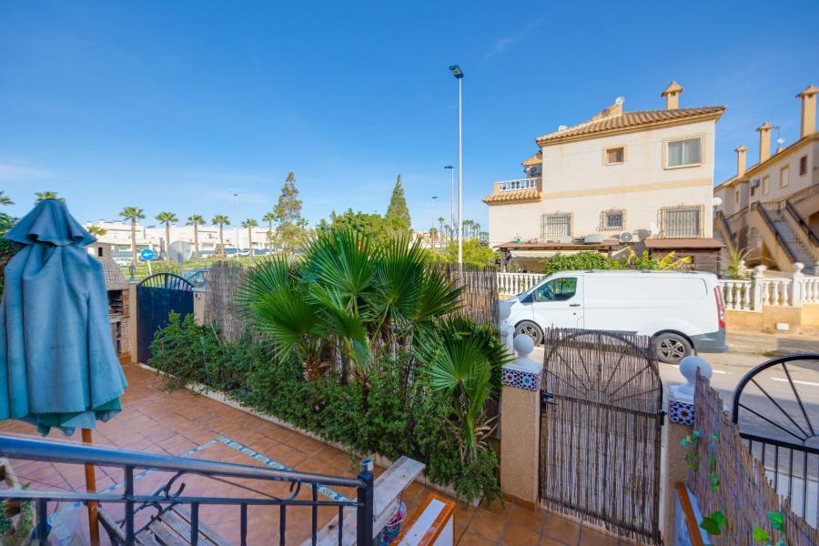 Sale - Bungalow Ground Floor - Aguas Nuevas - Torrevieja