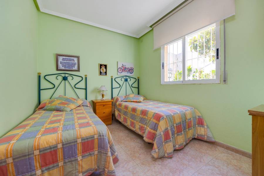 Sale - Terraced house - Aguas nuevas 2 - Torrevieja