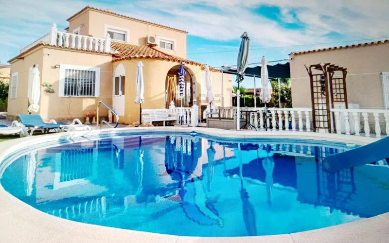 Villa - Vente - San luis - Torrevieja