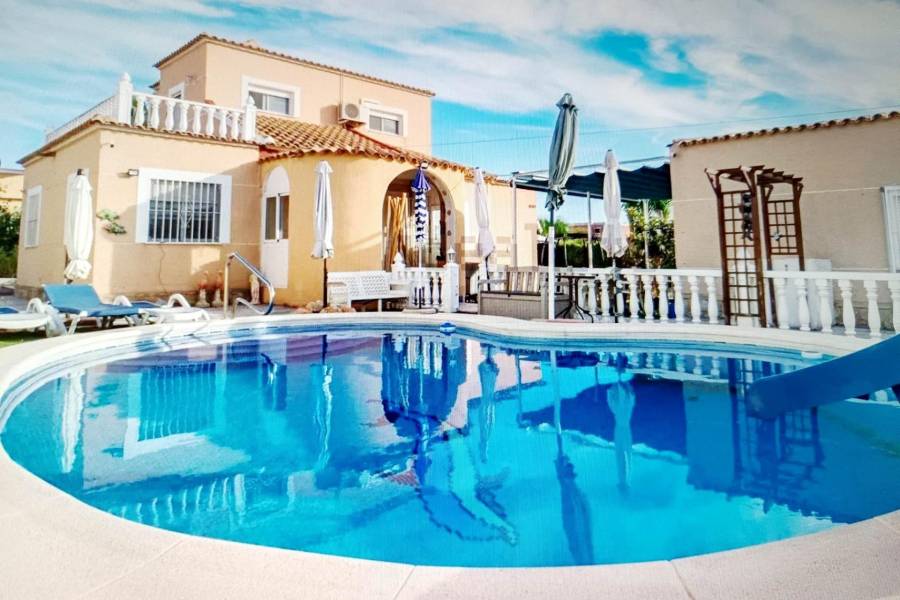 Sale - Villa - San luis - Torrevieja