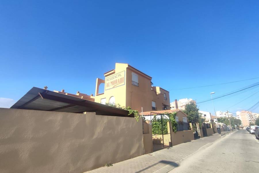 Sale - Bungalow Top Floor - Nueva Torrevieja - Torrevieja