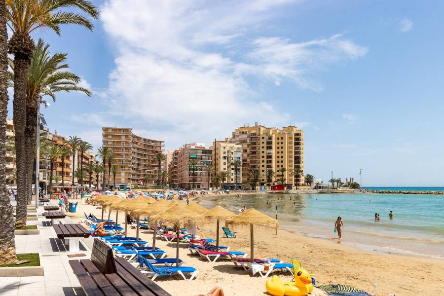 Sale - Apartment - Playa de los locos - Torrevieja