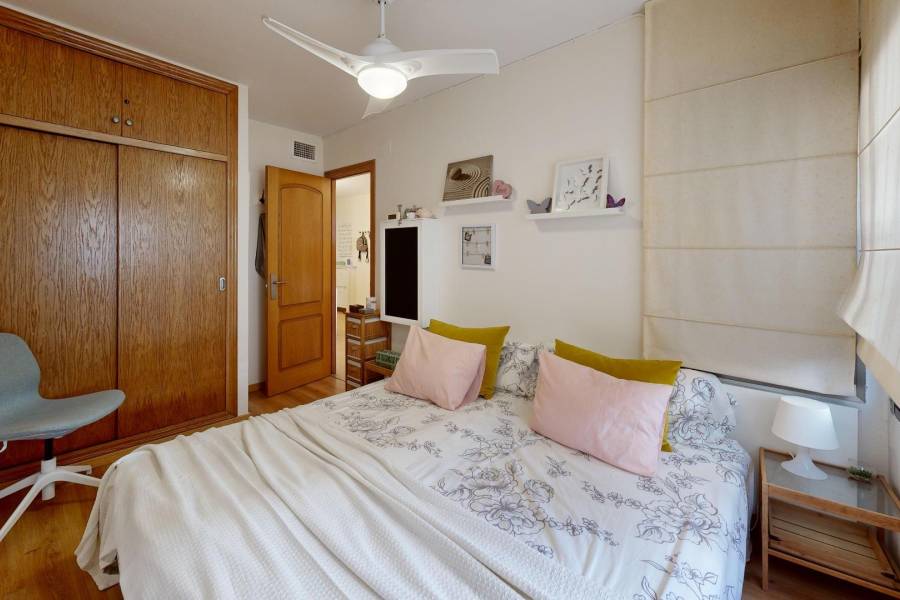 Sale - Apartment - Playa de los locos - Torrevieja