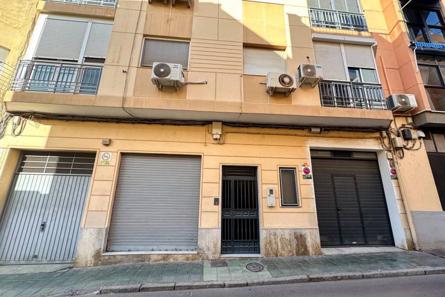 Sale - Flat - Plaza de toros - Almeria