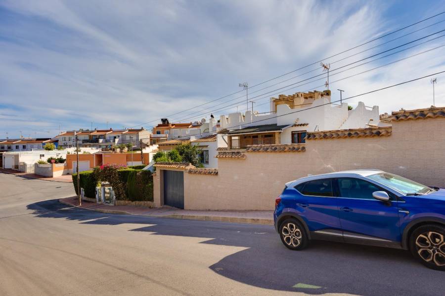 Venta - Chalet - Los balcones - Torrevieja