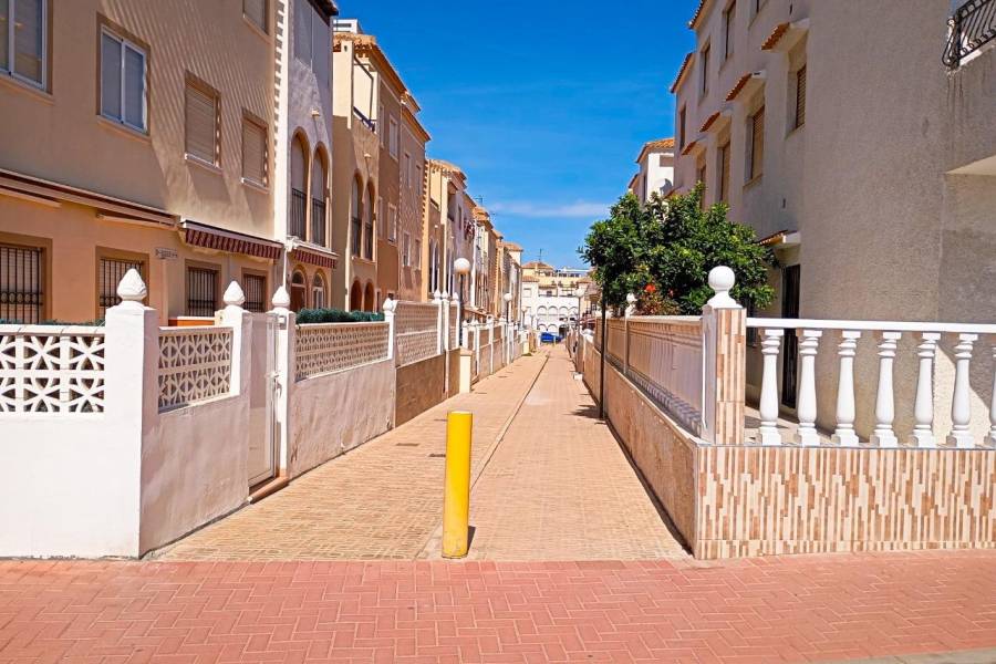 Sale - Apartment - Playa de los Naufragos - Torrevieja