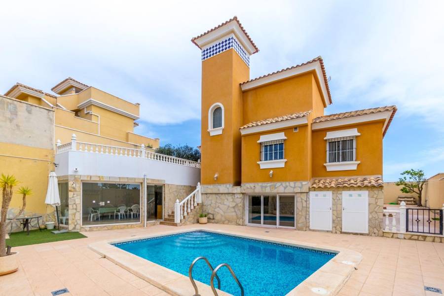 Vente - Maison individuelle - Las Filipinas - Orihuela Costa