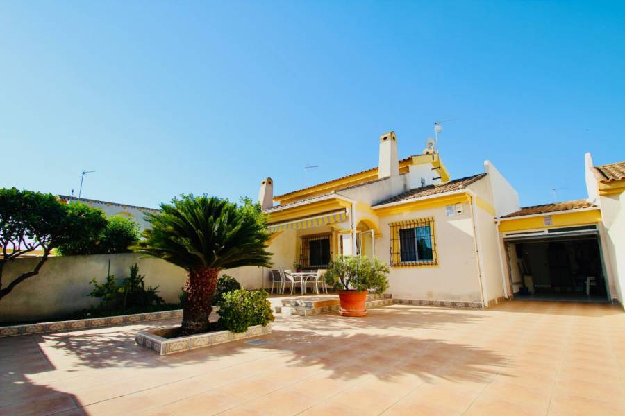 Terraced house - Sale - La Zenia - Orihuela Costa