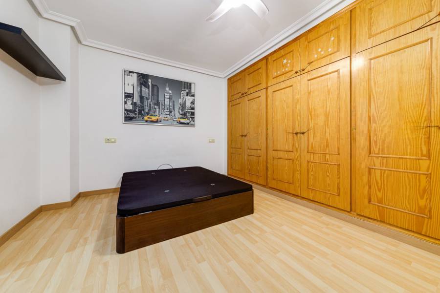 Sale - Apartment - Centro - Torrevieja