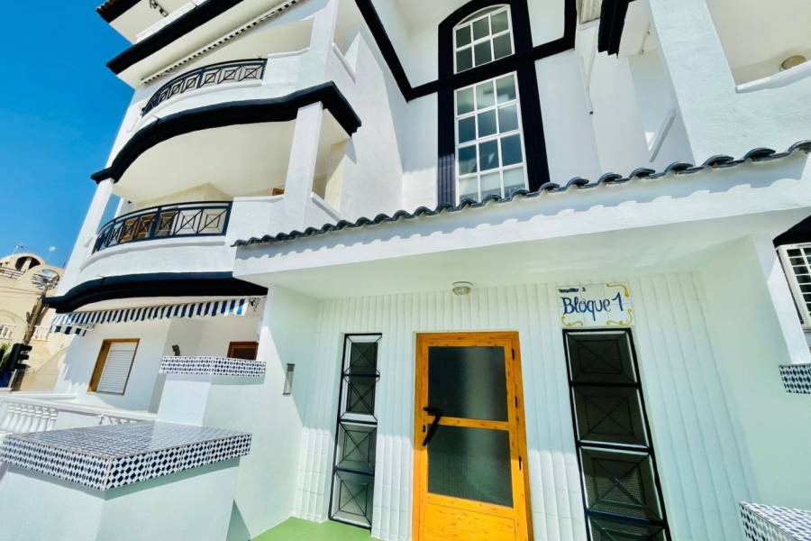 Sale - Apartment - La Mata - Torrevieja