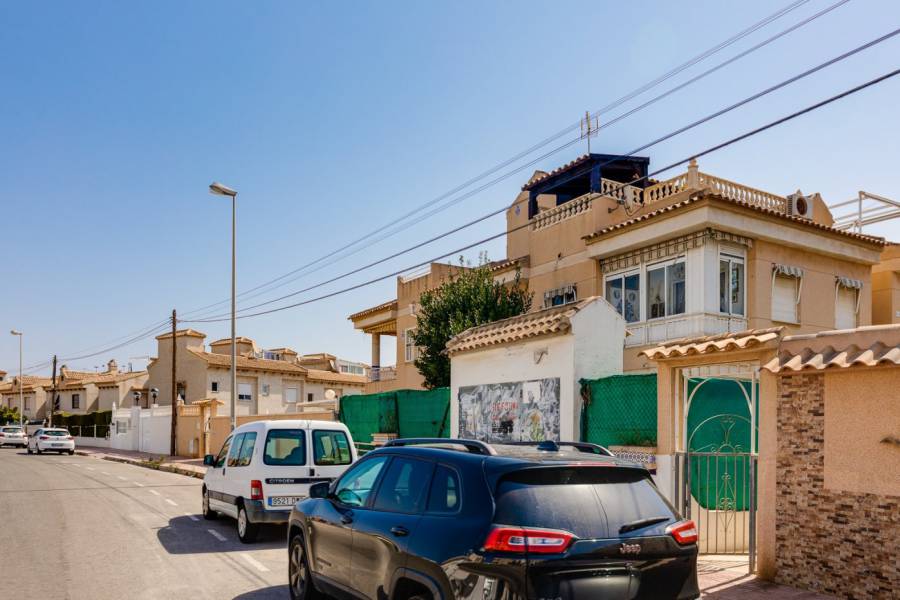 Venta - Bungalow Planta Alta - Aguas nuevas 1 - Torrevieja