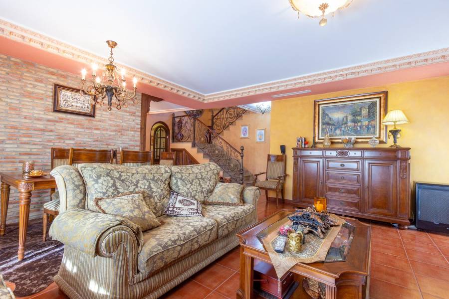 Sale - House - El Escorratel - Orihuela