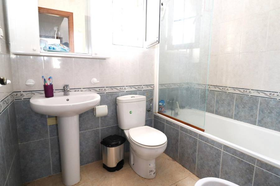 Vente - Maison mitoyenne - Aguas nuevas 1 - Torrevieja