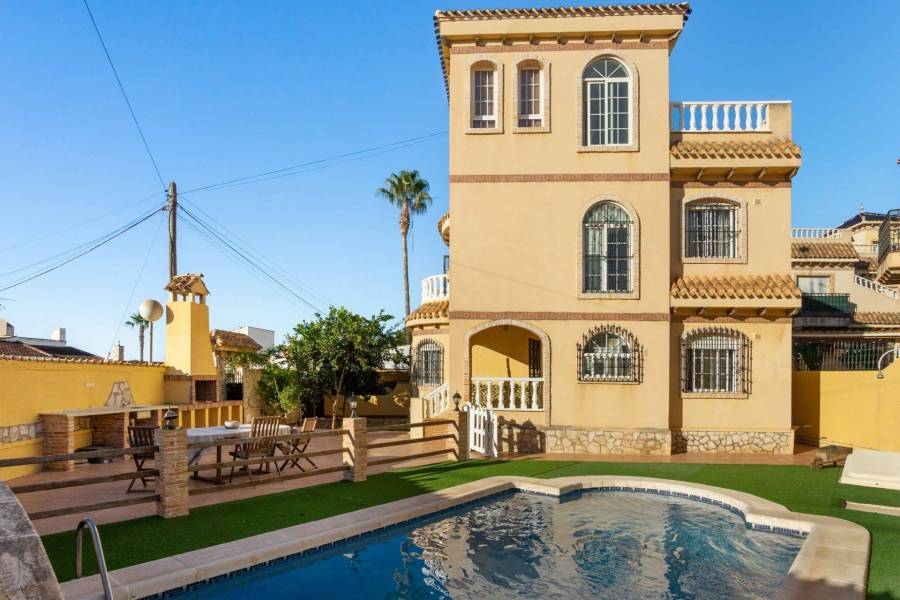 Sale - Villa - La Florida - Orihuela Costa