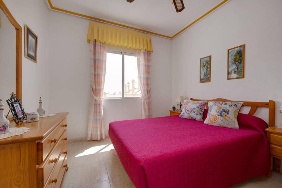 Vente - Bungalow Étage Haut - Aguas nuevas 1 - Torrevieja